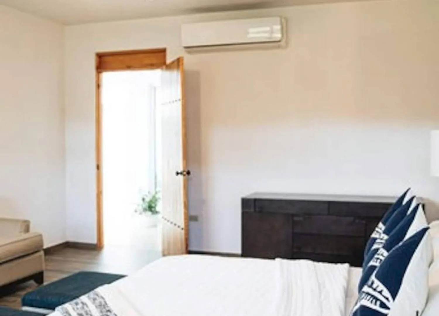 Spacious With Plenty Of Shared Space For Groups Camaceyes Lejlighed